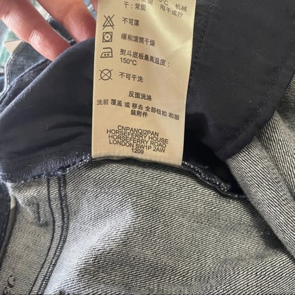 Burberry Women's Skinny Jeans - Dark Blue - Picture 15 of 15